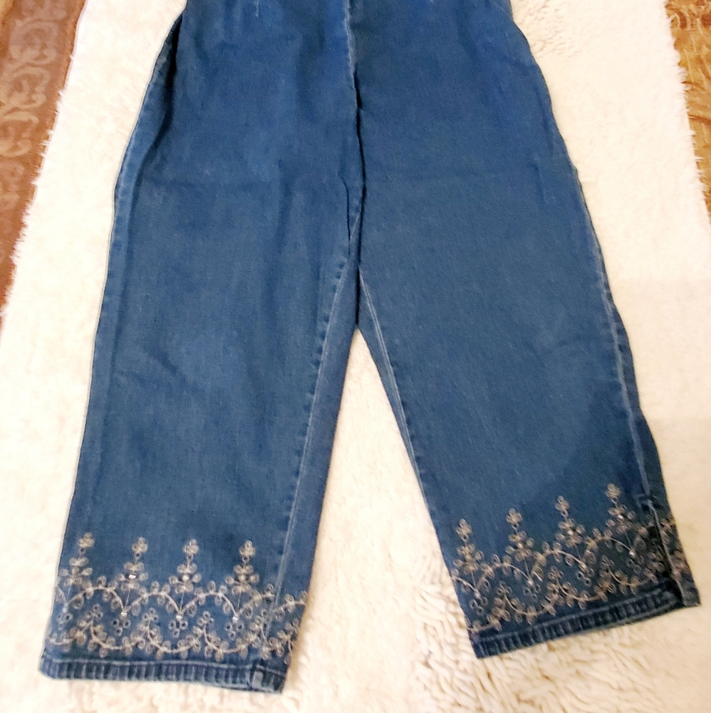 Bill Blass Denim Capris with Sprackle Embroidery